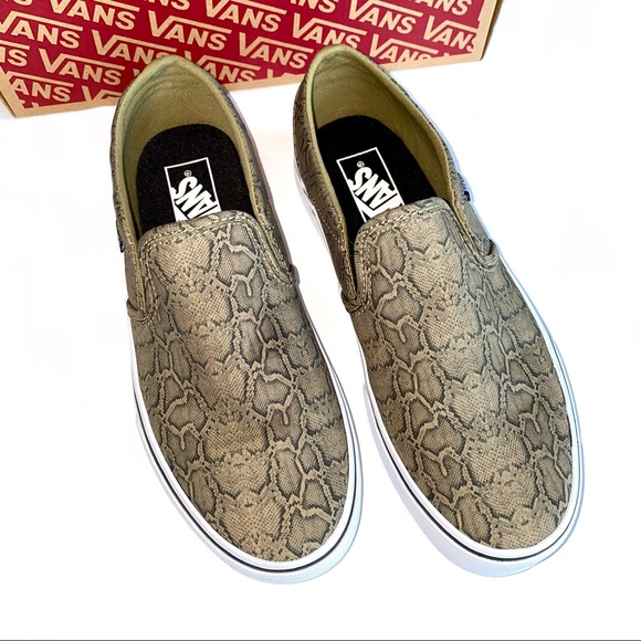 SOLD 💕NIB Vans Asher Slip On Skate Sneaker - Picture 2 of 10